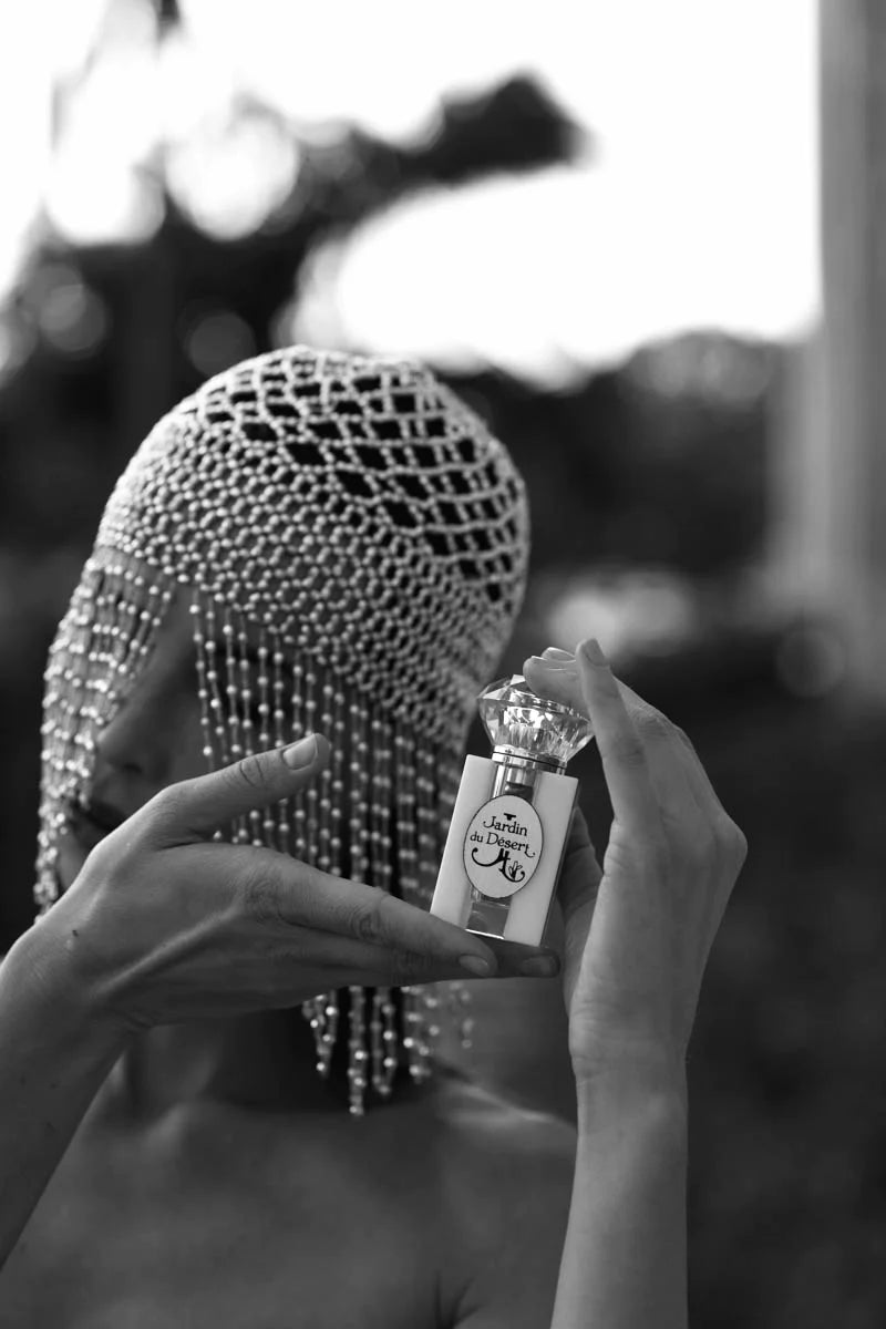 03 Ardent Desire Essential Perfume Oil - Captivating Oud Elixir with Woody and Spicy Aroma